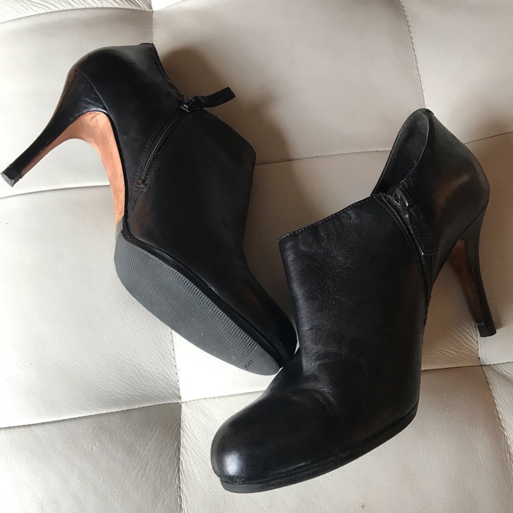 Cole Haan Black Leather Pumps 8 1/2